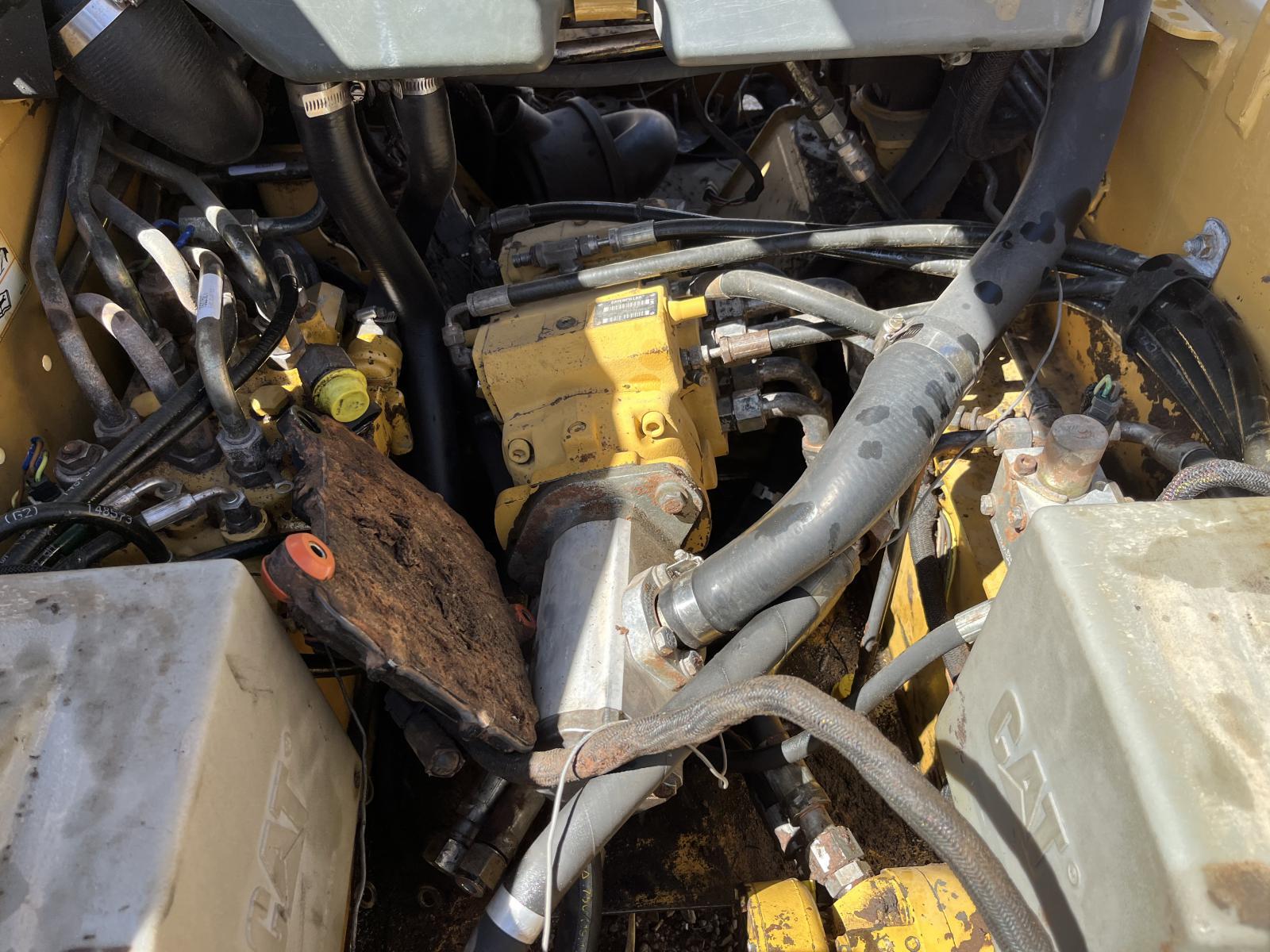 ./imagenes/INVOICE/2019/17617/MINICARGADOR CATERPILLAR 226 (6).JPG